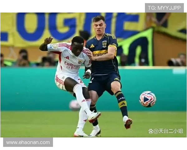 点球争议 + 替补席染红!博卡 2-0 领先遭逆转,球员怒斥裁判(3) 点球争议 + 替补席染红!博卡 2-0 领先遭逆转,球员怒斥裁判(3)